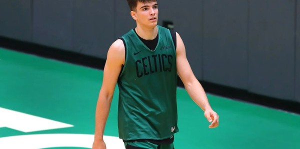 世界杯比赛直播平台-又爆一个！单场轰下18分16篮板3抢断，28顺位啊，绿军眼光真毒辣