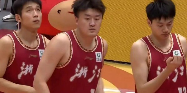 浙江男篮完胜广州，吴前11+5三外援爆发，徐昕13分6封盖