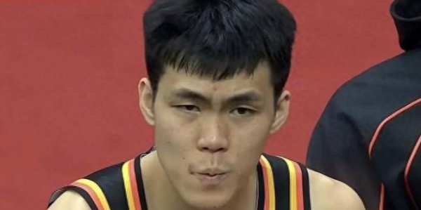 世界杯直播app官方入口-王俊杰18分14板中国男篮险胜拉德尼基，徐昕10分首秀惊艳