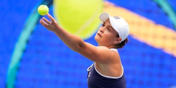 巴蒂率先入围年终总决赛 她是结束乱世最佳人选？