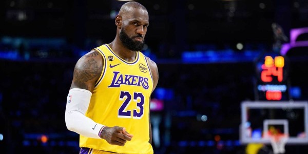 世界杯直播app官方入口-太棒，勒布朗·詹姆斯称赞现场屏幕上的小球迷助力湖人战胜掘金