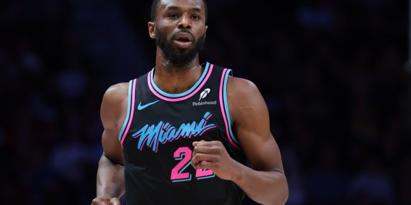 世界杯客户端安装包-维金斯自26年以来的9场场均13.6分 今天打勇士上半场就18分