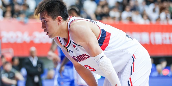 黑透了的一年！郭艾伦3月初遭膝盖重伤赛季报销 今又被诈骗近千万