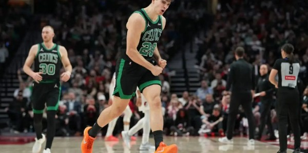 世界杯比赛直播平台-又爆一个！单场轰下18分16篮板3抢断，28顺位啊，绿军眼光真毒辣