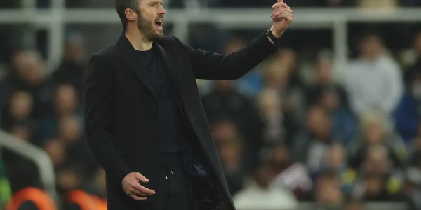 世界杯手机观看软件-多打1人反遭10人纽卡绝杀！曼联陷95年魔咒，卡帅神话一夜崩塌？