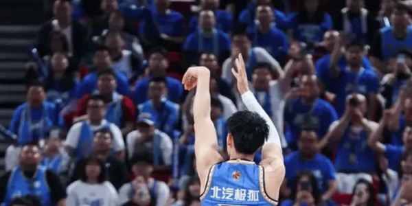 世界杯直播app官方入口-曾凡博复出暴走后采访！直指没好，疼痛感明显，谈季后赛表达态度|篮板|球队|比赛|兜底|数据_新浪体育_新浪新闻