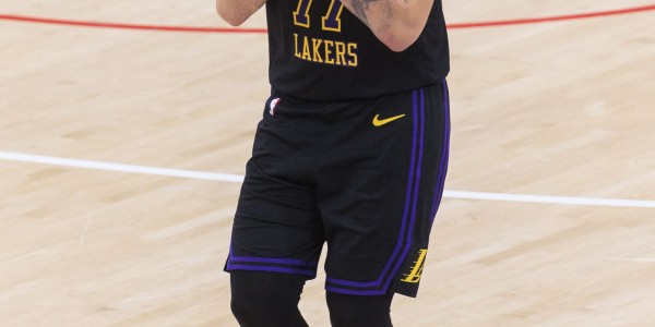 世界杯直播app官方入口-Skip：东契奇最后拒投空位三分 因为他知道他三分不行 这没人提？